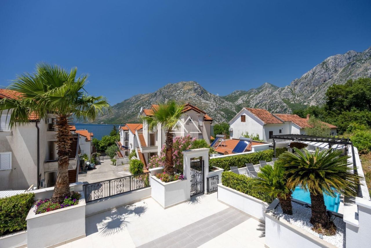 Вилла в Люте, Черногория, 324 м² - фото 2