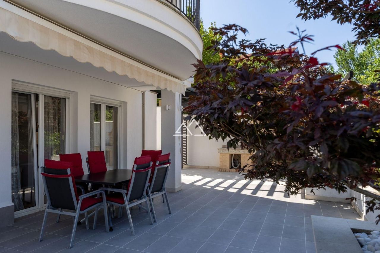 Вилла в Люте, Черногория, 324 м² - фото 6