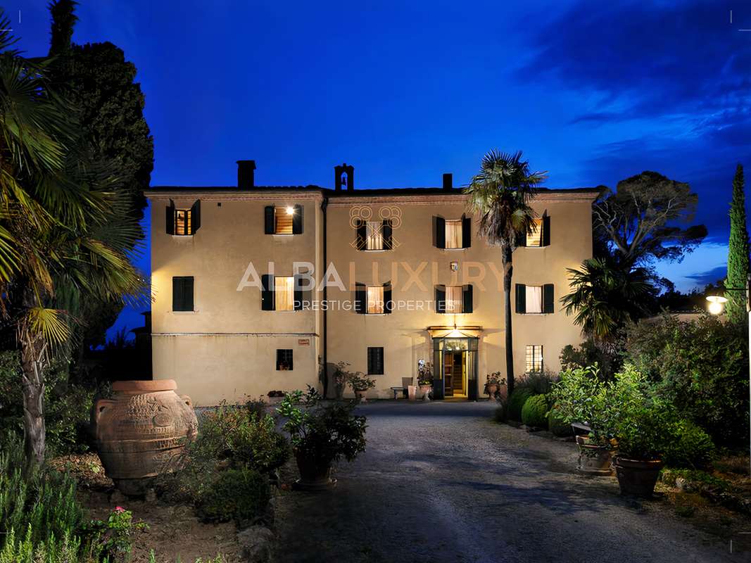 Вилла в Ашано, Италия, 2 650 м² - фото 2