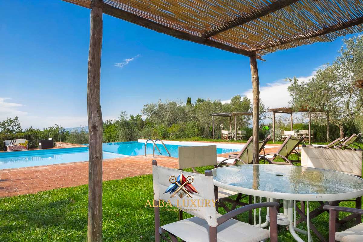 Апартаменты via pozzolo, Италия, 2 000 м² - фото 2