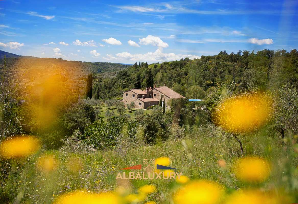 Вилла в Ареццо, Италия, 500 м² - фото 2