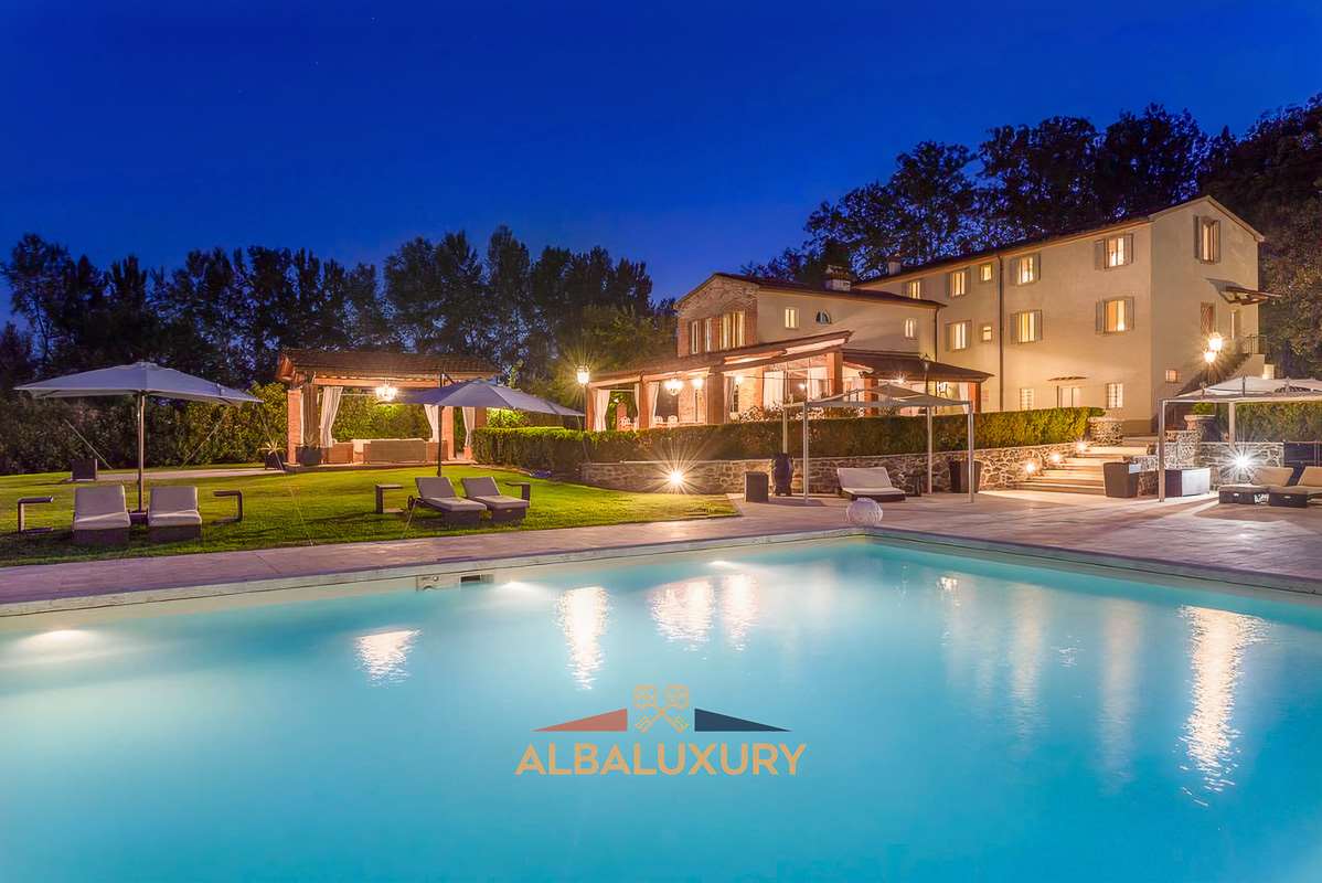 Вилла Via Milano, Италия, 2 100 м² - фото 3