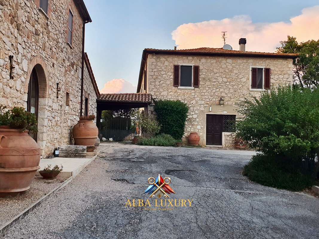 Апартаменты strada consortile collo di lupo, Италия, 3 000 м² - фото 6