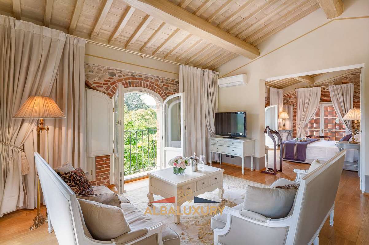 Вилла Via Milano, Италия, 2 100 м² - фото 7