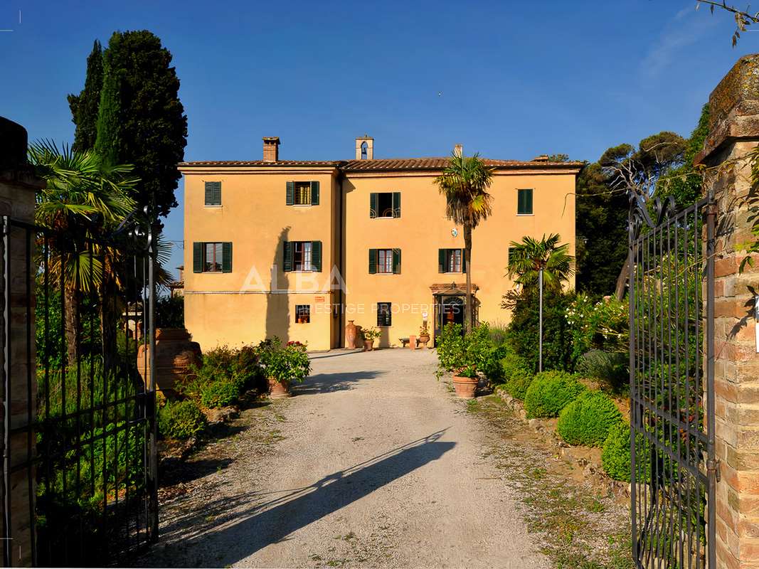 Вилла в Ашано, Италия, 2 650 м² - фото 9