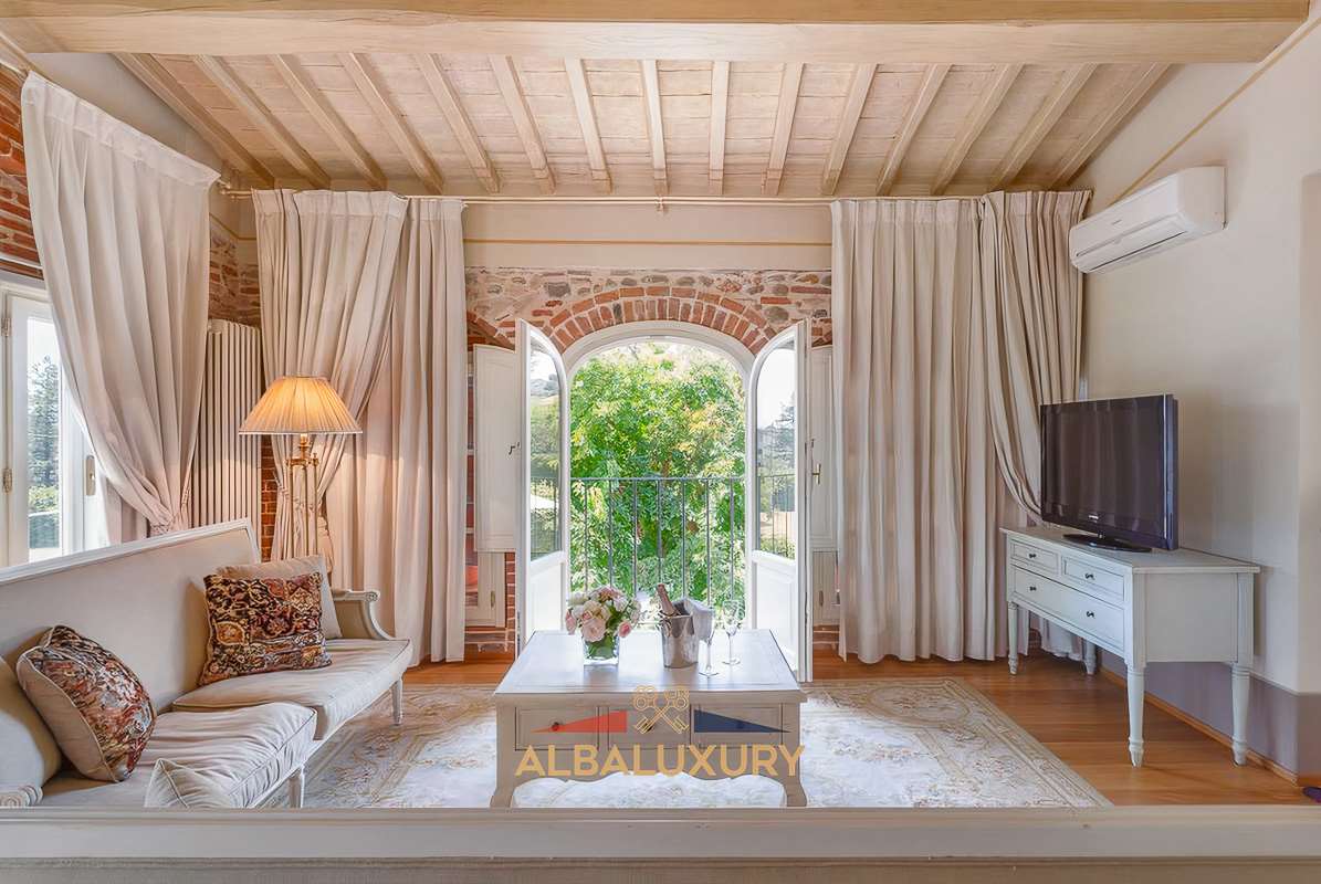 Вилла Via Milano, Италия, 2 100 м² - фото 11