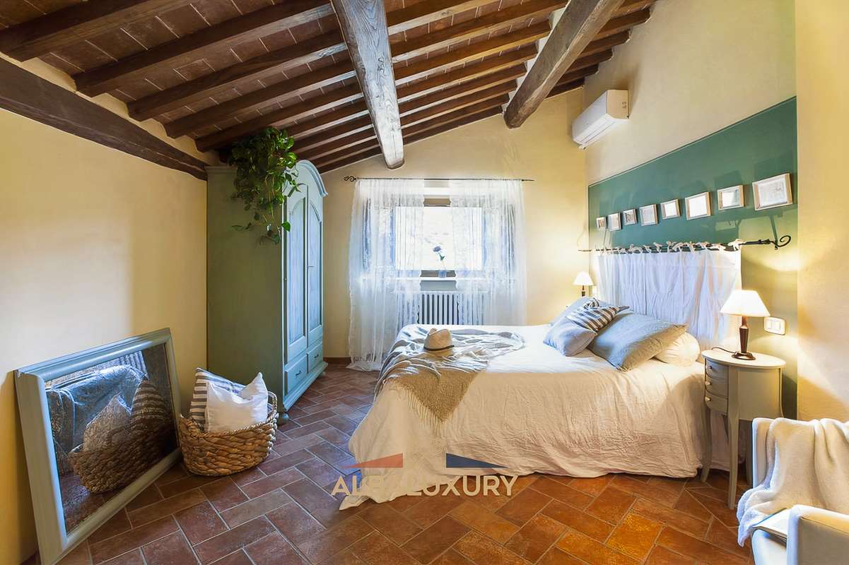 Вилла в Ареццо, Италия, 500 м² - фото 13