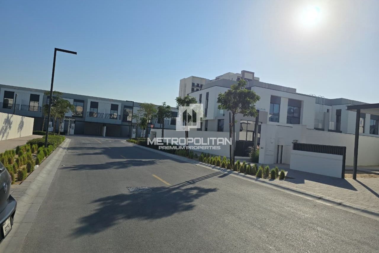 Таунхаус в Дубае, ОАЭ, 244 м² - фото 1