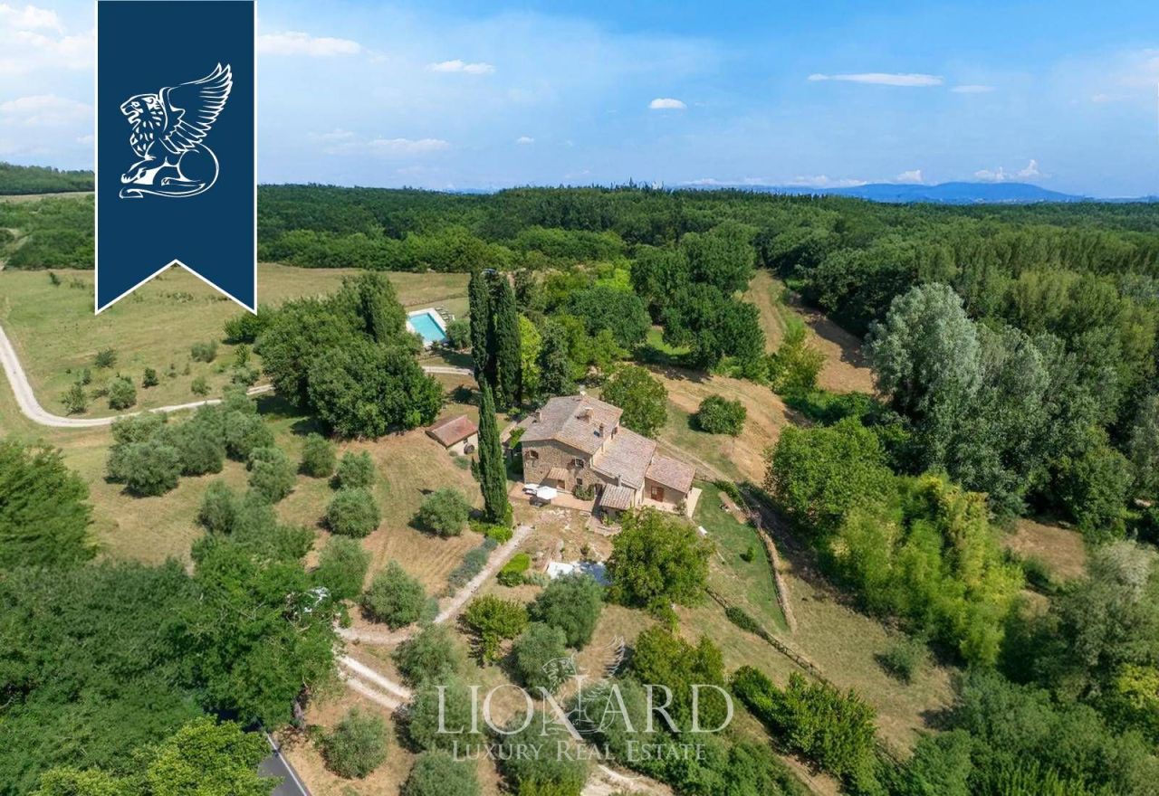 Ферма в Вольтерре, Италия, 400 м² - фото 1