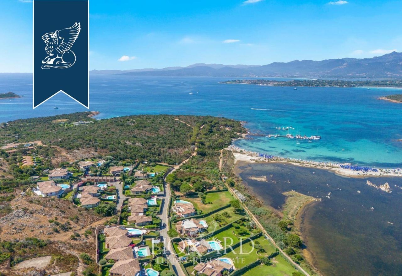 Вилла в Сан-Теодоро, Италия, 300 м² - фото 1