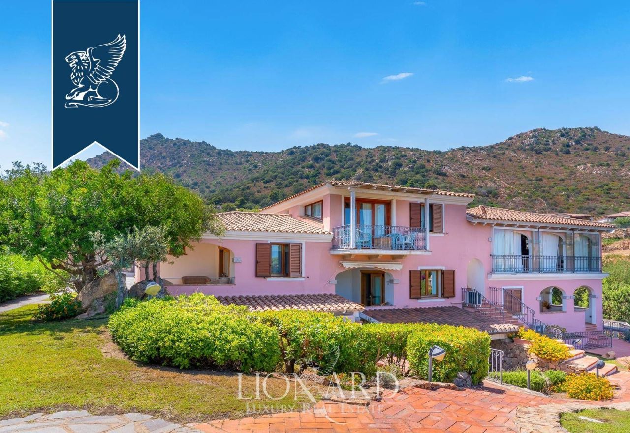 Вилла в Сан-Теодоро, Италия, 2 000 м² - фото 2