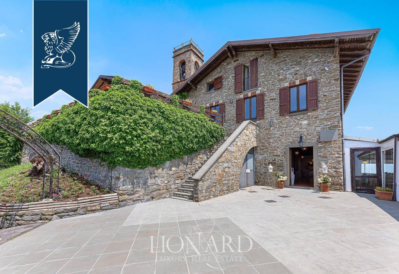 Вилла в Бергамо, Италия, 900 м² - фото 4