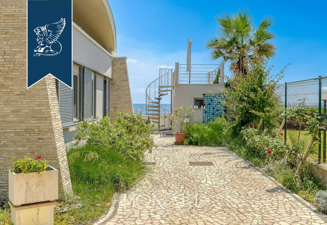 Вилла в Санта-Маринелле, Италия, 158 м² - фото 6