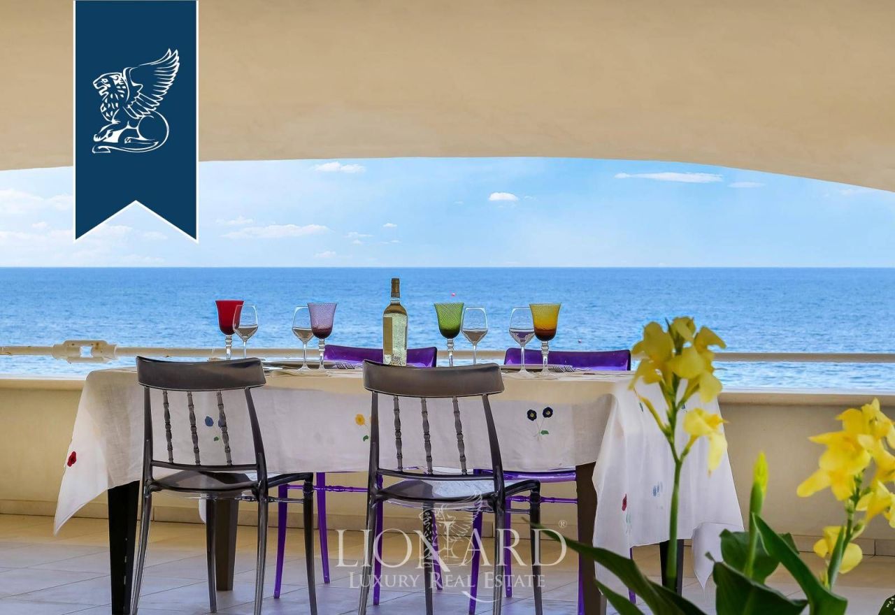 Вилла в Санта-Маринелле, Италия, 158 м² - фото 13