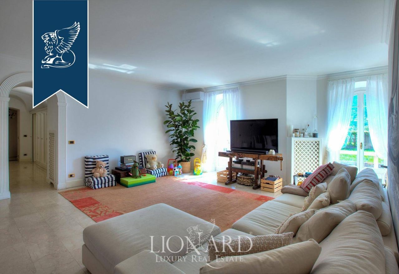 Апартаменты в Карате-Урио, Италия, 195 м² - фото 15