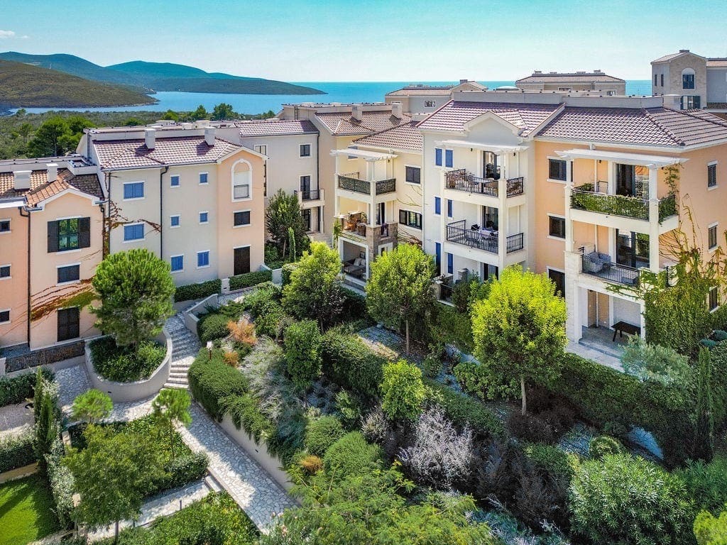 Апартаменты на полуострове Луштица, Черногория, 64 м² - фото 1