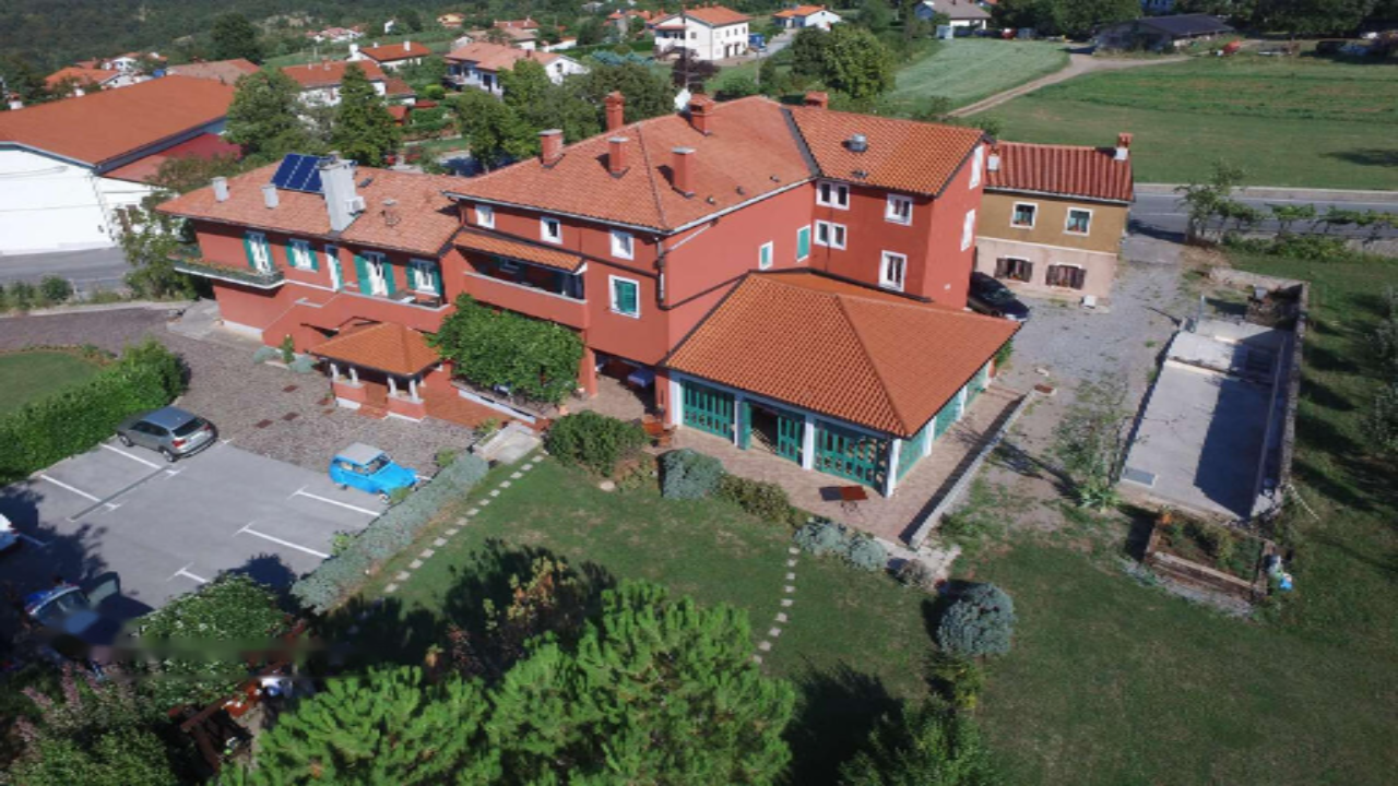 Дом в Сежане, Словения, 1 500 м² - фото 1