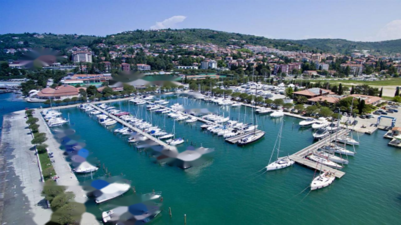 Дом в Изоле, Словения, 1 744 м² - фото 2