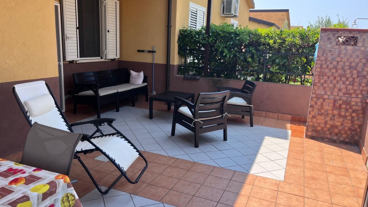 Дом в Скалее, Италия, 65 м² - фото 1