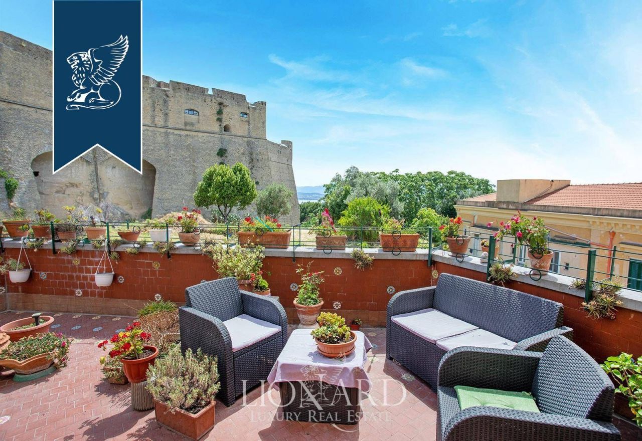 Вилла в Неаполе, Италия, 548 м² - фото 2