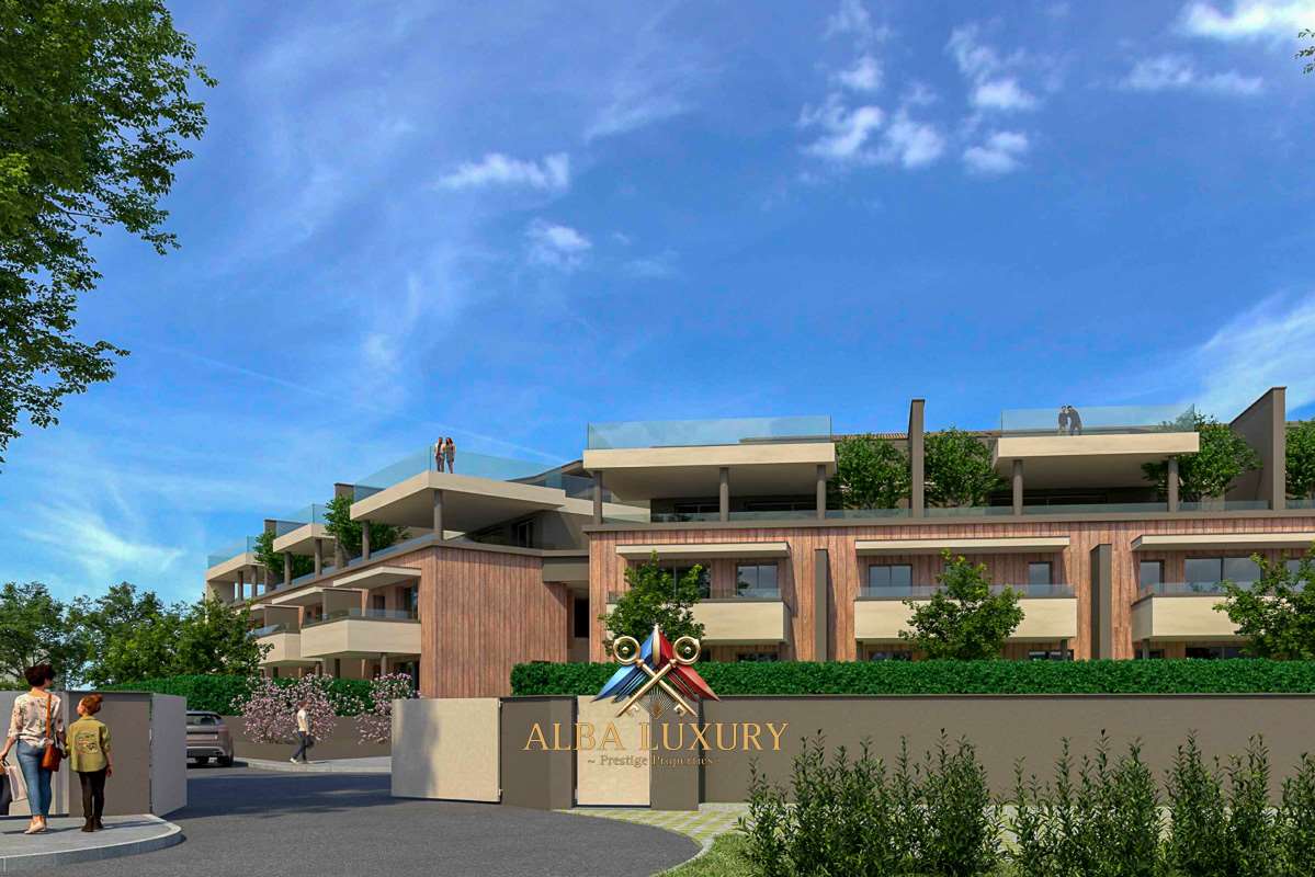 Апартаменты в Дезенцано-дель-Гарда, Италия, 364 м² - фото 1