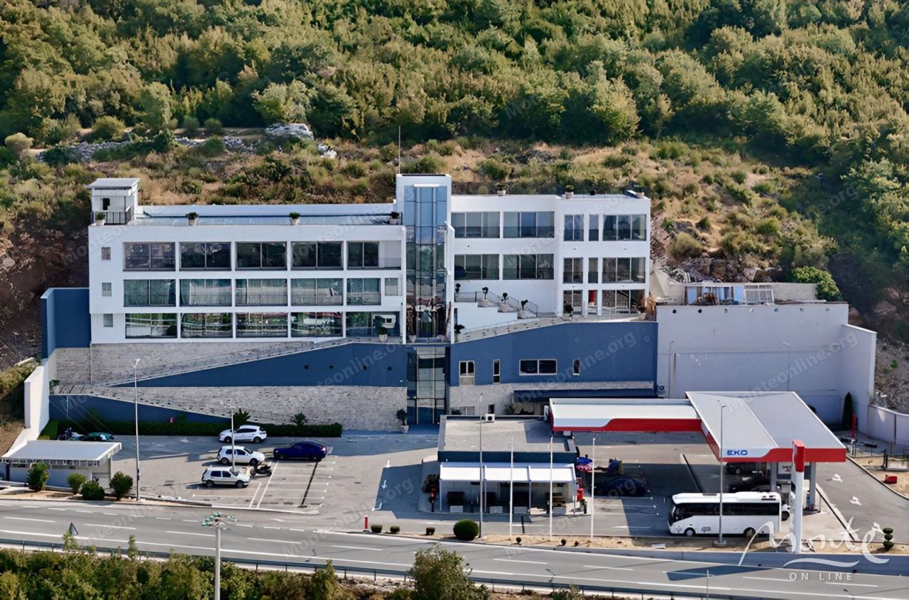 Отель, гостиница в Будве, Черногория, 1 800 м² - фото 1