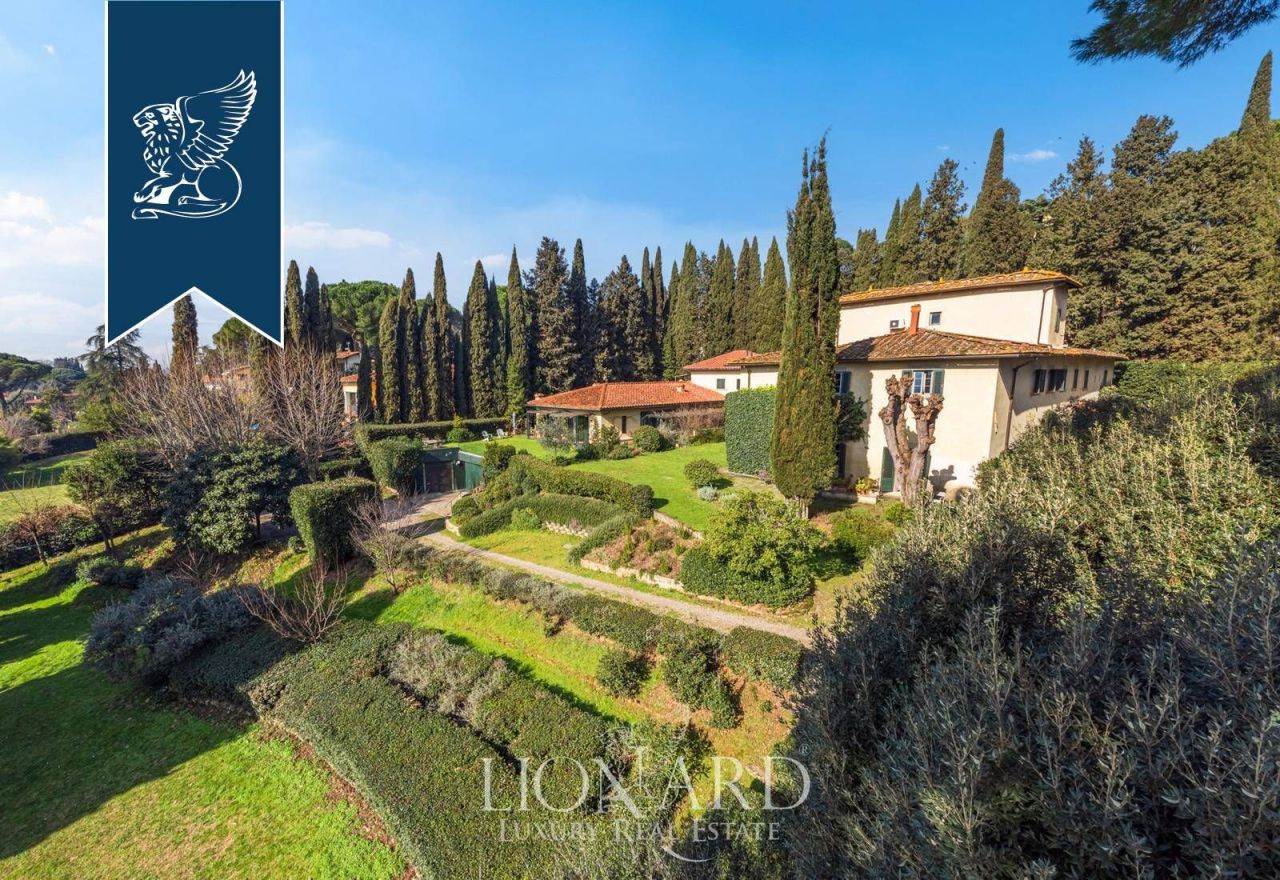 Вилла во Флоренции, Италия, 1 300 м² - фото 2