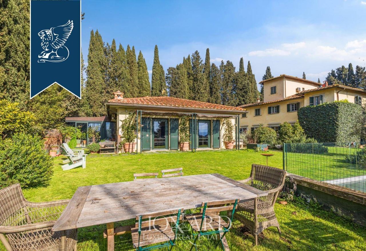 Вилла во Флоренции, Италия, 1 300 м² - фото 7