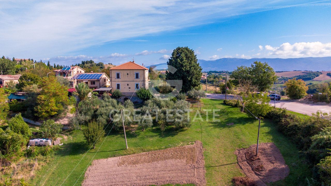 Дом Avigliano Umbro, Италия, 227 м² - фото 2