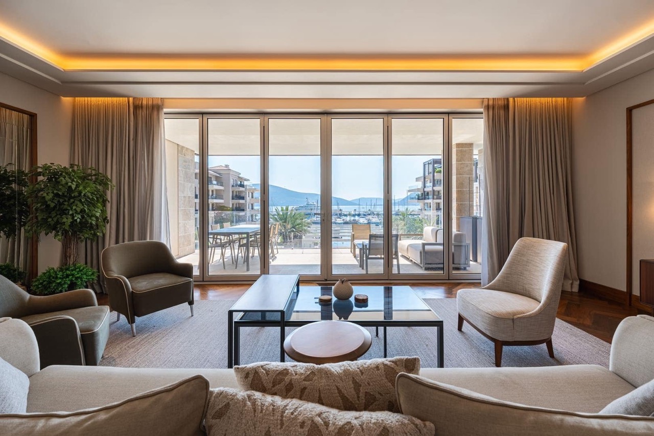 Апартаменты в Тивате, Черногория, 175 м² - фото 1