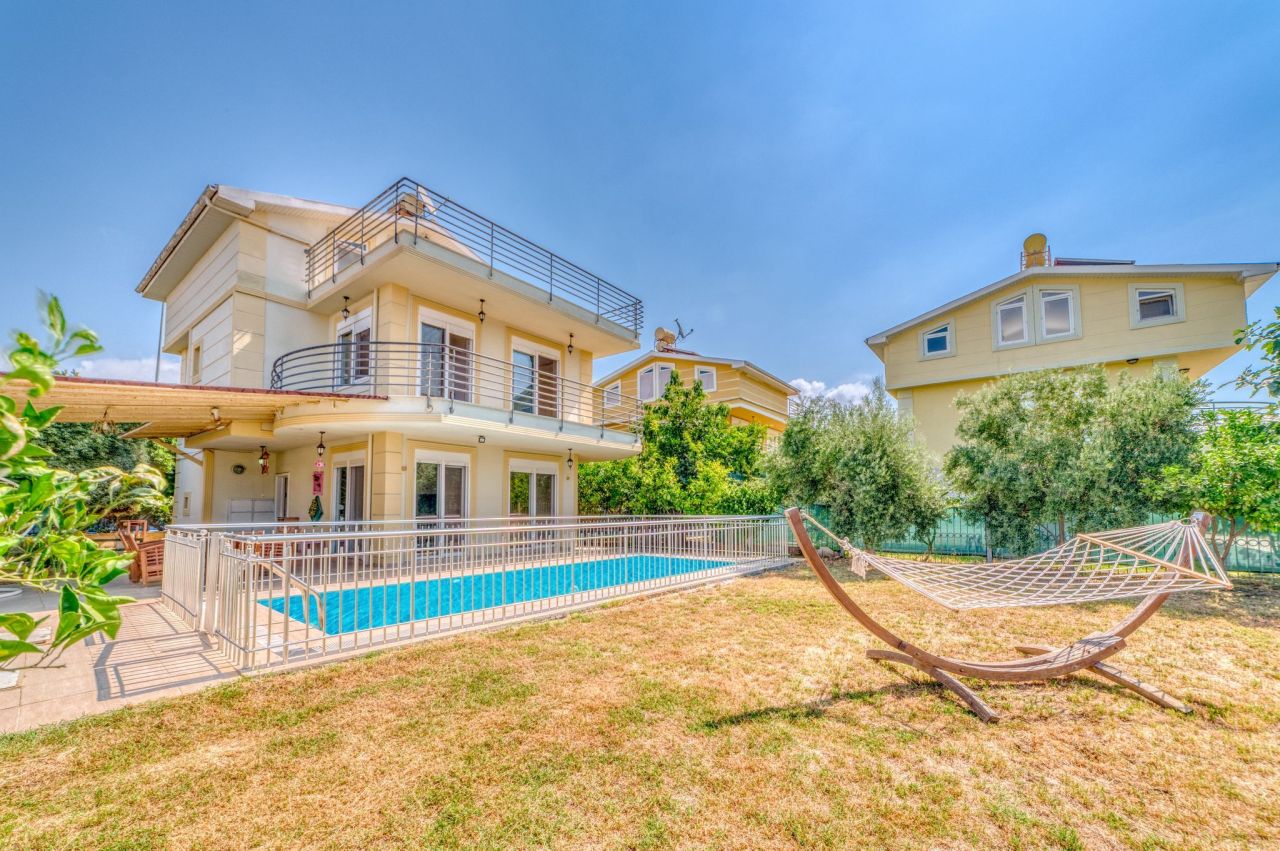 Вилла в Алании, Турция, 200 м² - фото 1