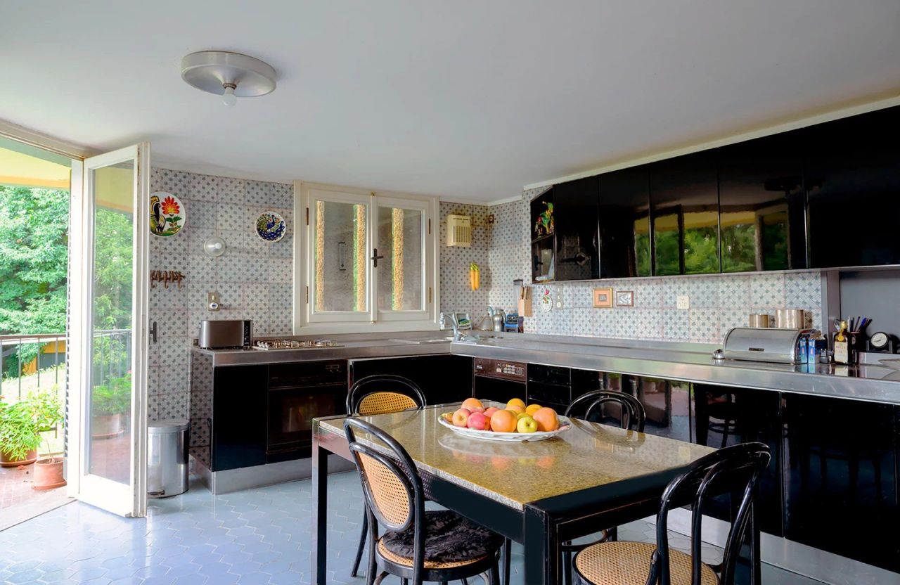 Вилла в Варесе, Италия, 700 м² - фото 11