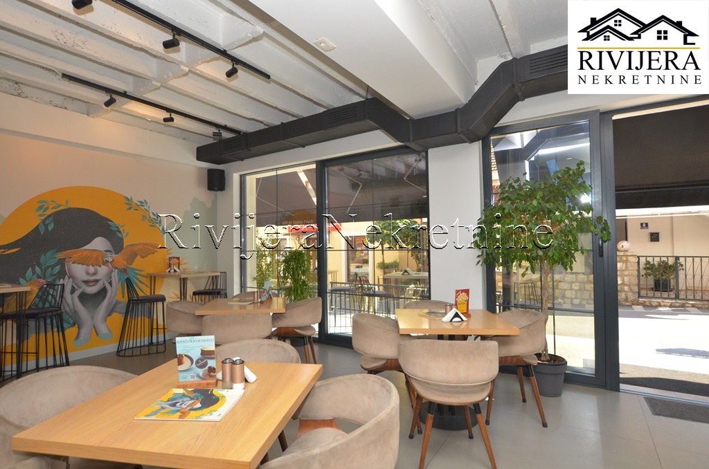 Кафе, ресторан в Херцег-Нови, Черногория, 250 м² - фото 13
