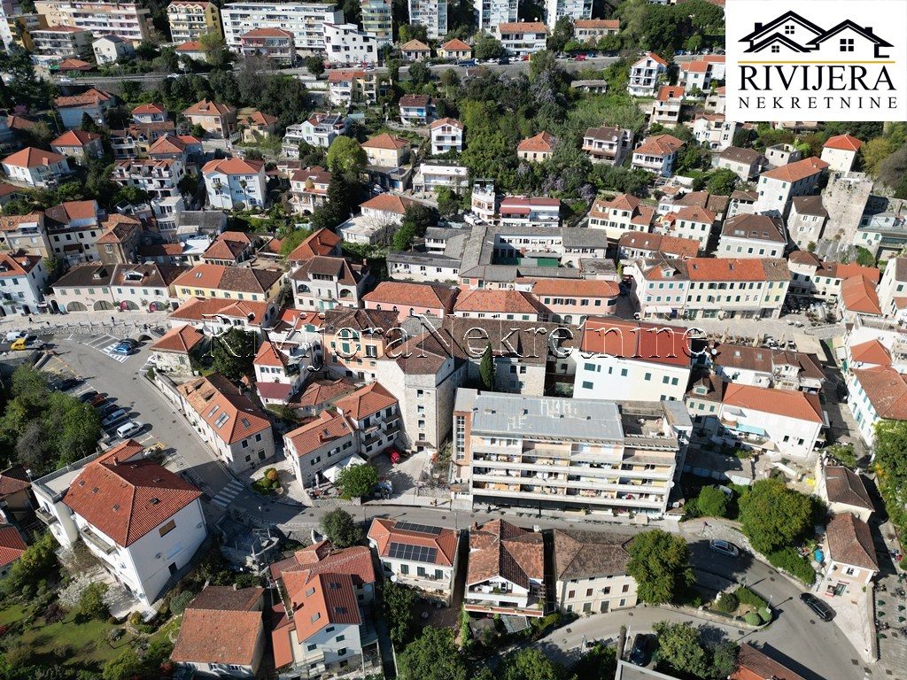 Кафе, ресторан в Херцег-Нови, Черногория, 250 м² - фото 3