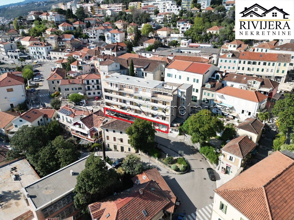 Кафе, ресторан в Херцег-Нови, Черногория, 250 м² - фото 2