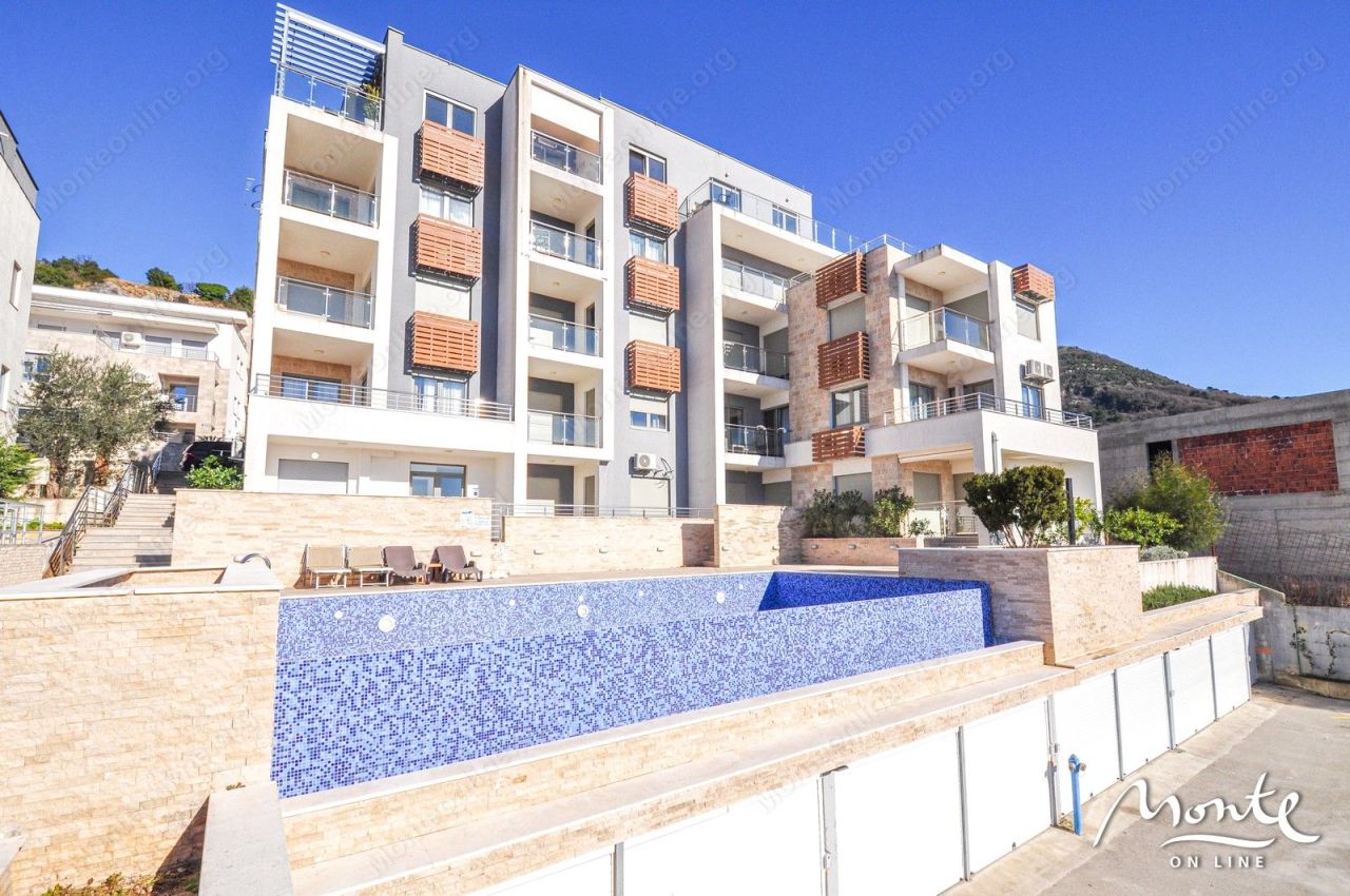 Апартаменты в Тивате, Черногория, 54 м² - фото 1