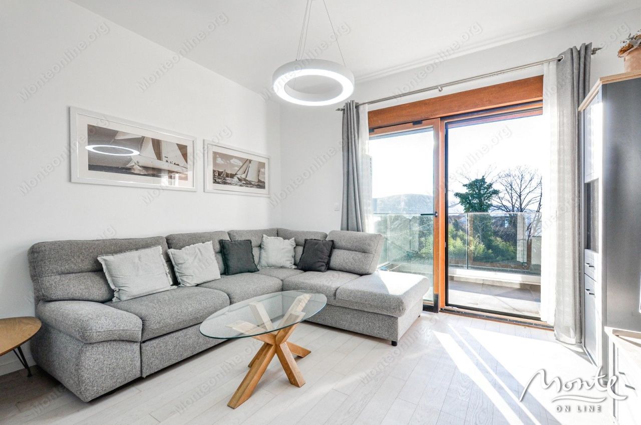 Апартаменты в Тивате, Черногория, 69 м² - фото 2