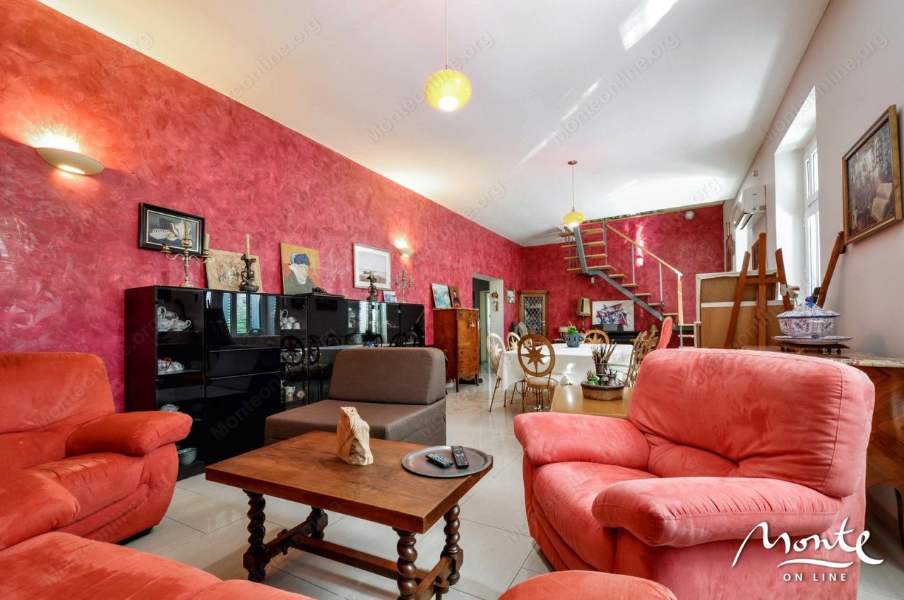 Вилла в Тивате, Черногория, 220 м² - фото 3