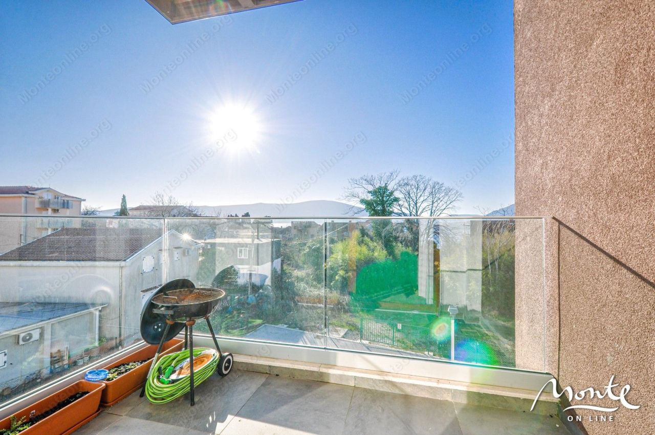 Апартаменты в Тивате, Черногория, 69 м² - фото 3