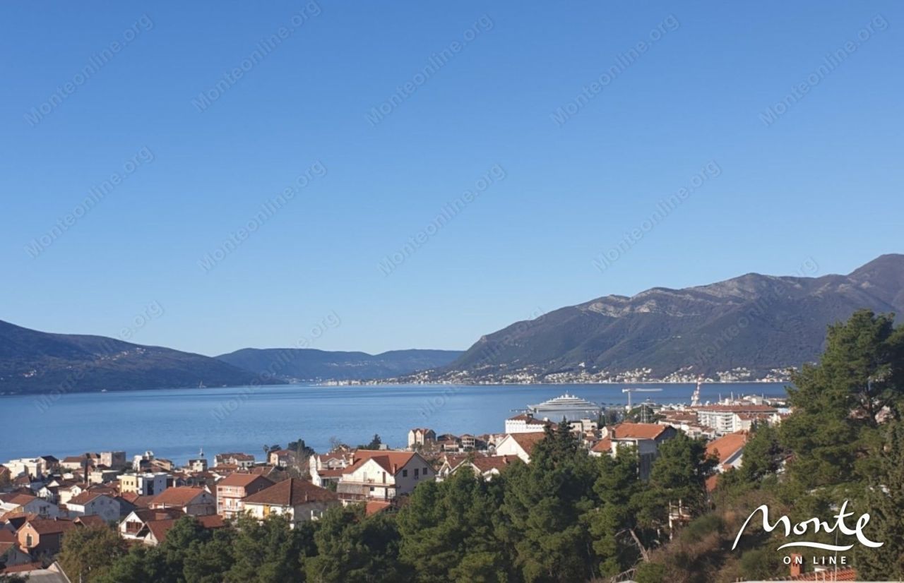 Вилла в Тивате, Черногория, 180 м² - фото 5