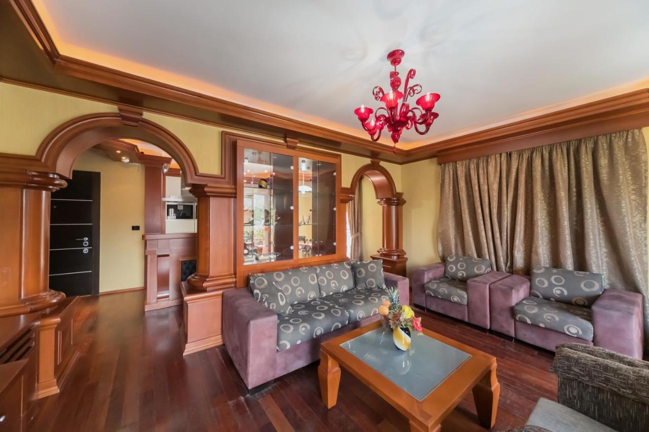 Апартаменты в Доброте, Черногория, 80 м² - фото 11