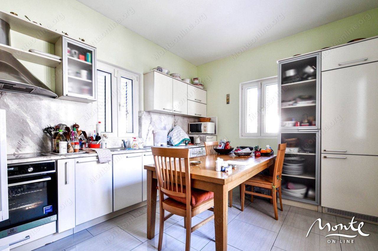 Вилла в Тивате, Черногория, 220 м² - фото 12