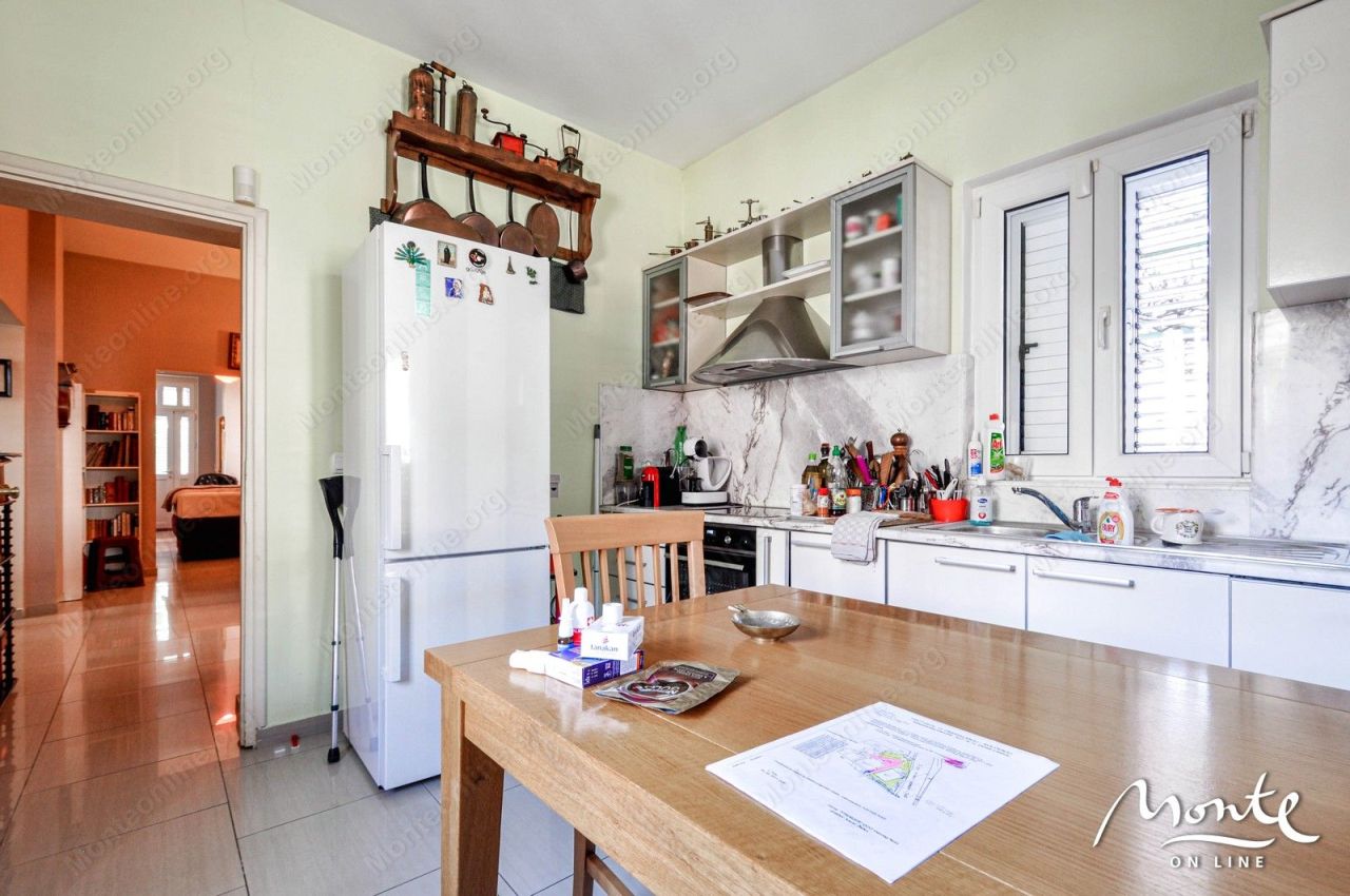 Вилла в Тивате, Черногория, 220 м² - фото 13