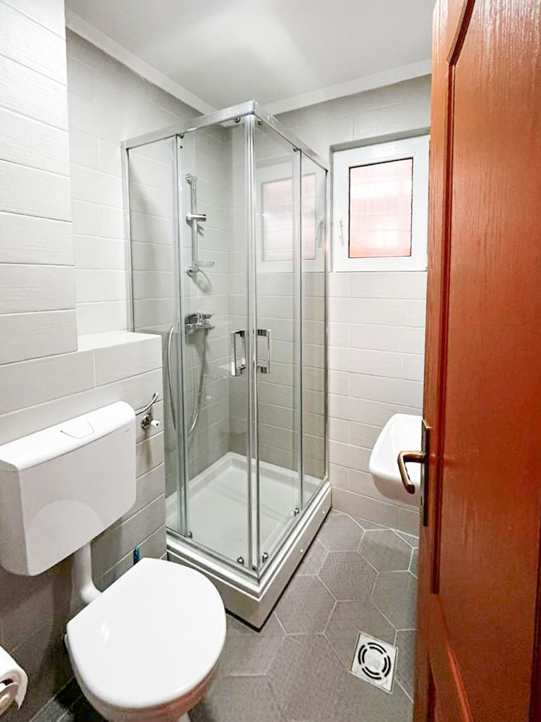 Отель, гостиница в Петроваце, Черногория, 833 м² - фото 16