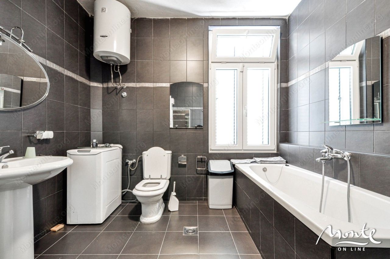 Вилла в Тивате, Черногория, 220 м² - фото 17