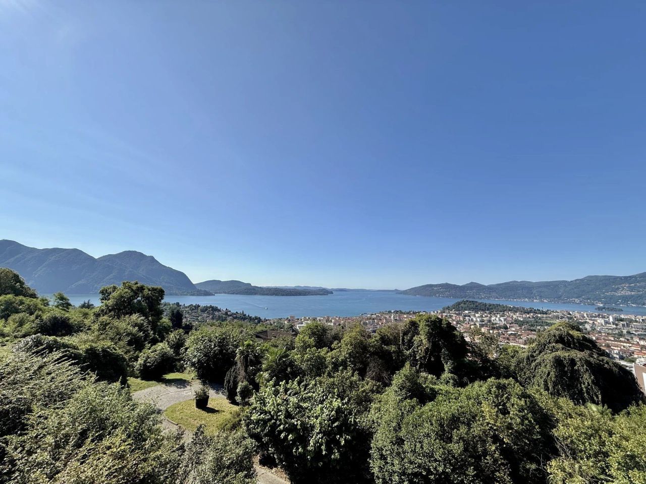 Земля в Вербании, Италия, 5 858 м² - фото 2