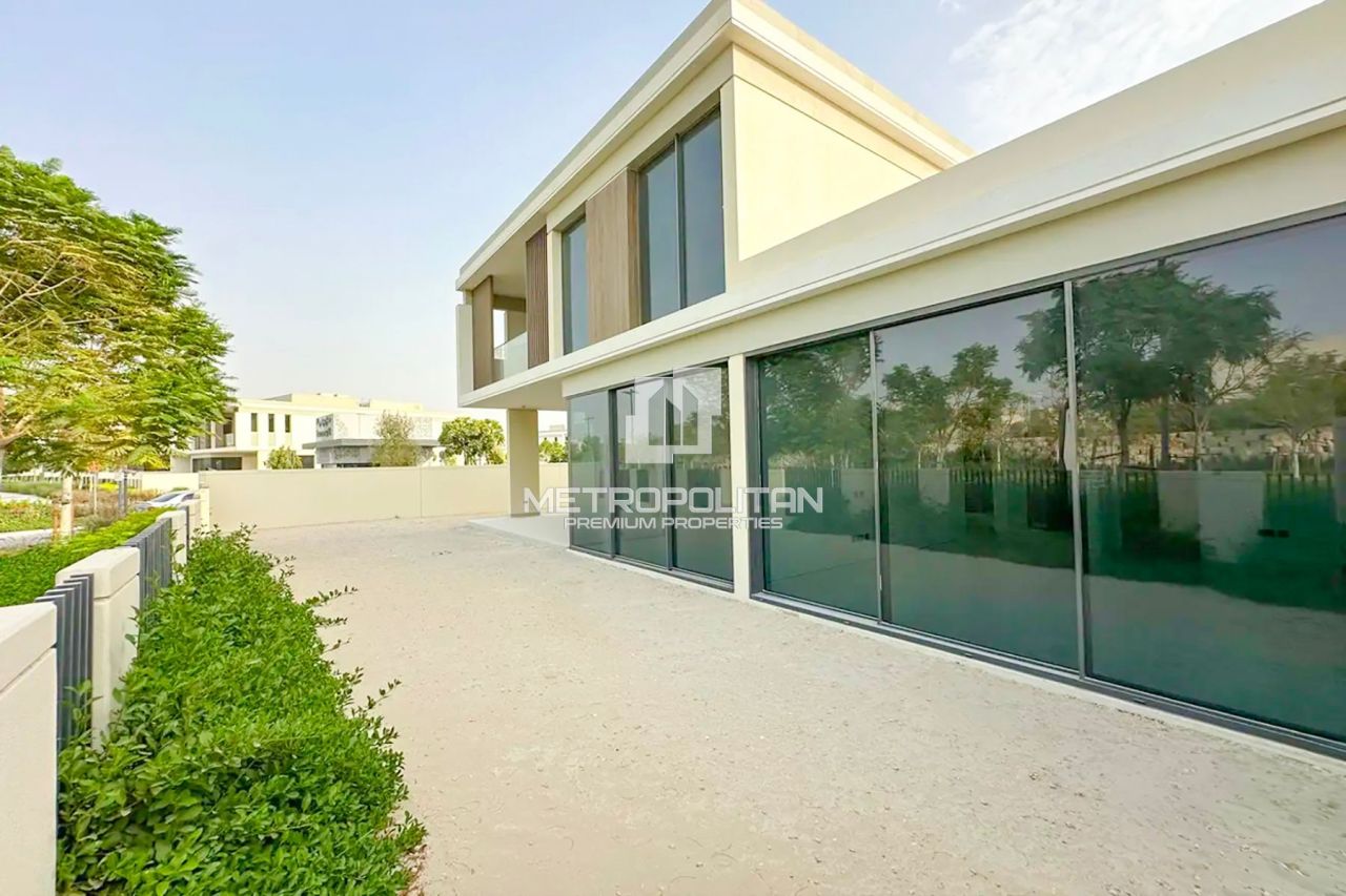 Вилла в Дубае, ОАЭ, 580 м² - фото 1