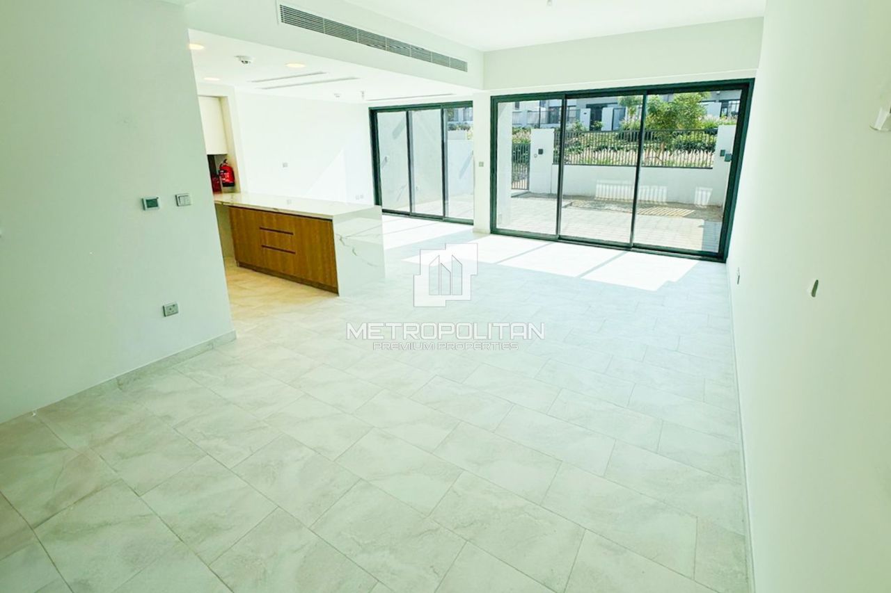 Таунхаус в Дубае, ОАЭ, 235 м² - фото 2