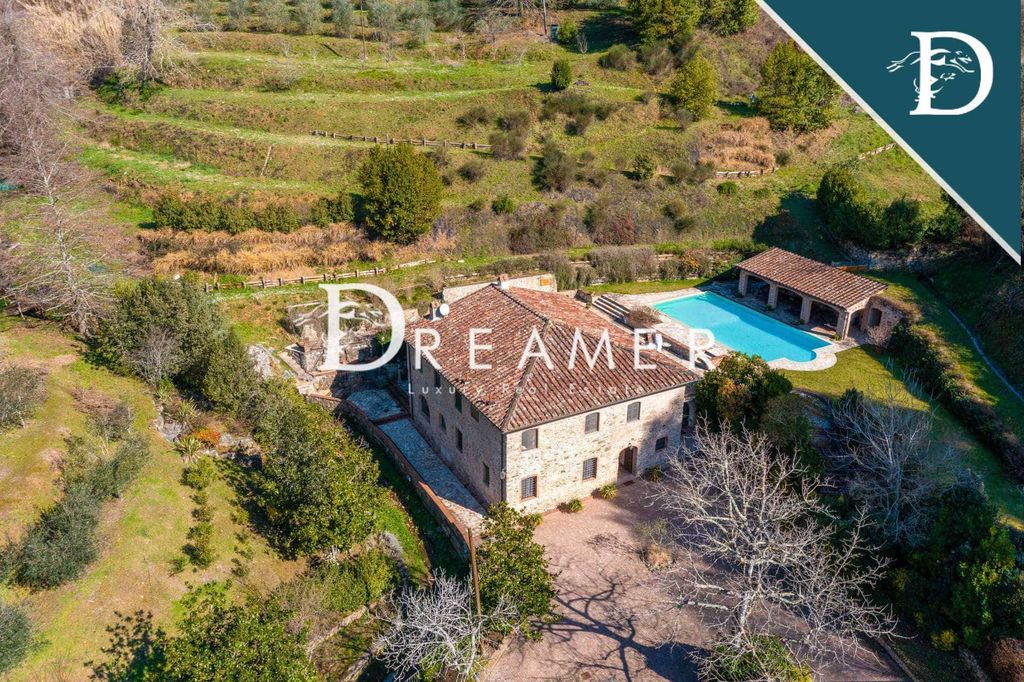 Вилла в Камайоре, Италия, 470 м² - фото 1
