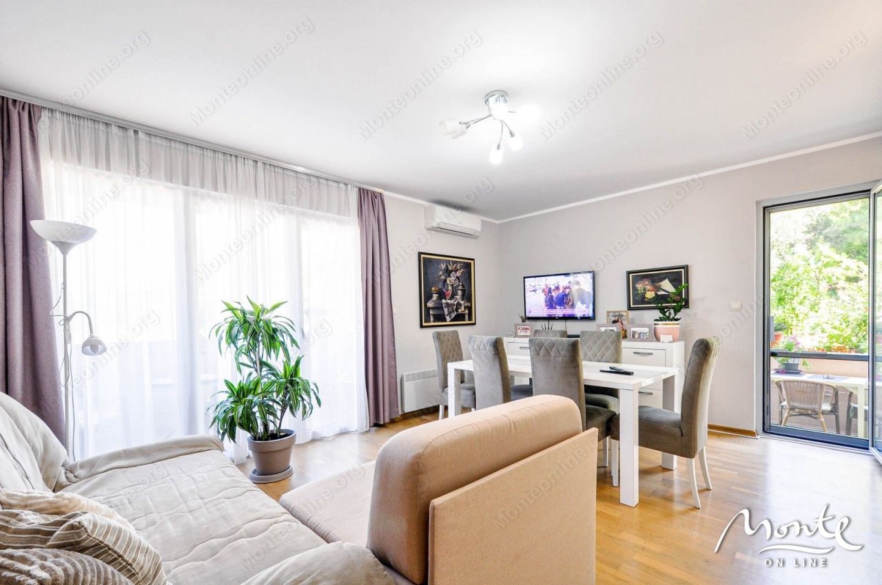 Апартаменты в Тивате, Черногория, 50 м² - фото 1